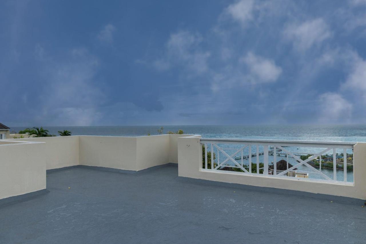 Pampered In Paradise Near Ian Fleming Airport Ocj Ocho Rios Exterior photo