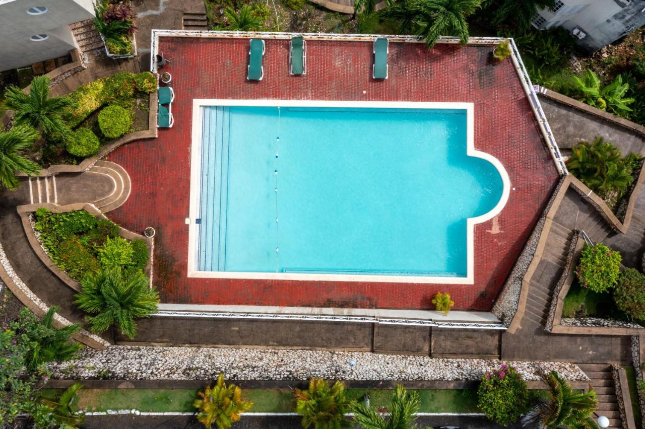 Pampered In Paradise Near Ian Fleming Airport Ocj Ocho Rios Exterior photo